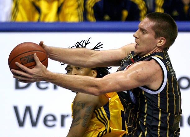 前场压迫感 前场压迫感