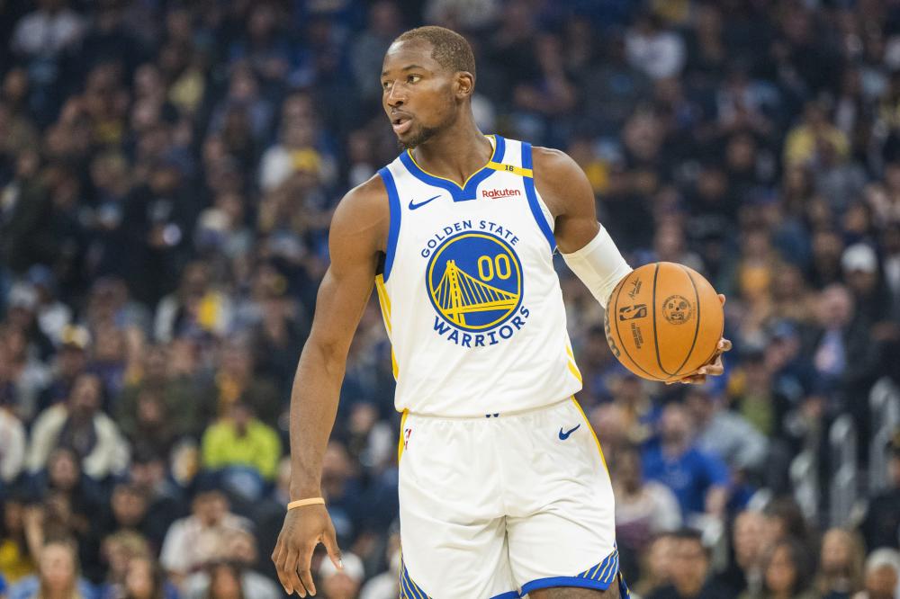 跨赛季联赛连续第六场未出场！这个皇马替补席镜头给的意味深长啊