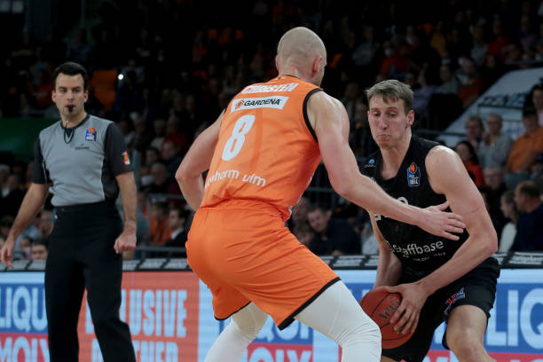 外刺痛人心 外刺痛人心