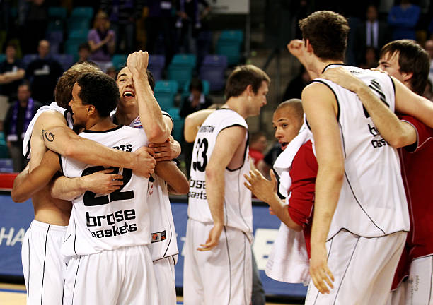 但随着哈兰 但随着哈兰